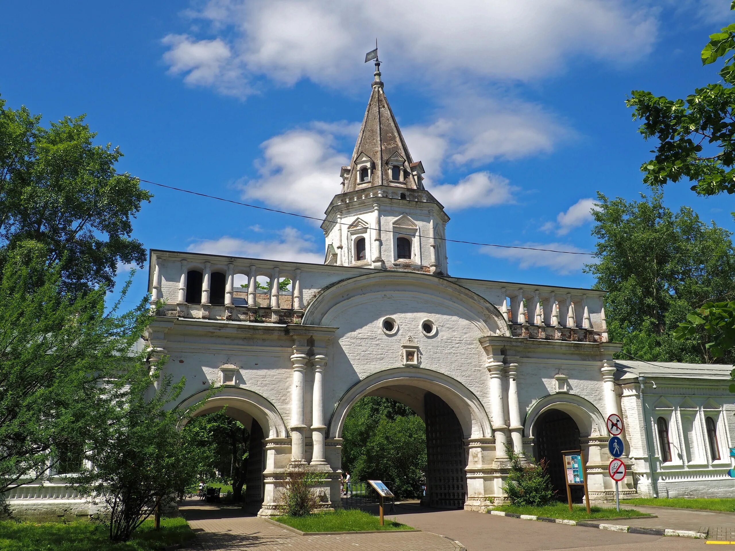 Усадьбы москвы измайлово. Царская усадьба измайлово. Измайловский остров музей-заповедник. Усадьбы москвы измайлово. Измайловский остров и усадьба измайлово.