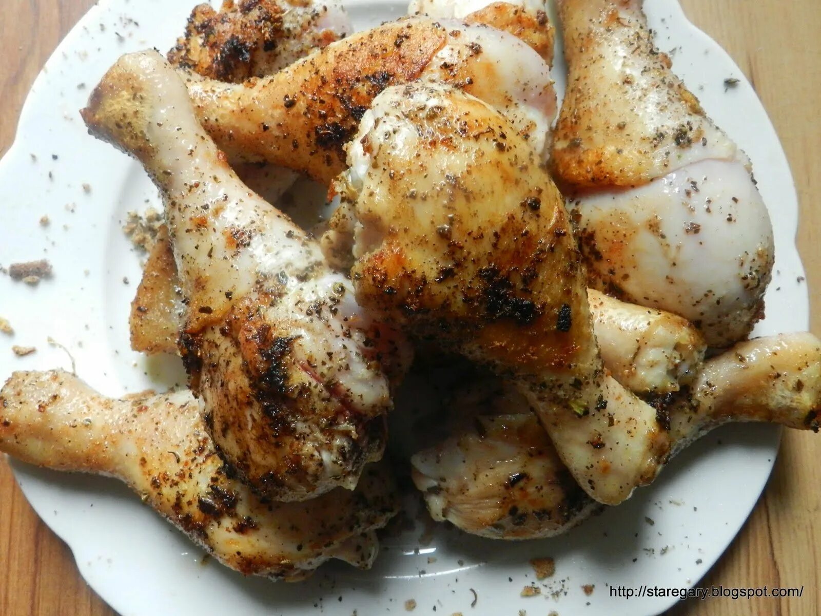 Как вкусно приготовить куриные голени на сковороде. Куриные ножки. куриные голени на сковороде. жареные куриные голени на сковороде. жареные ножки курицы на сковороде.