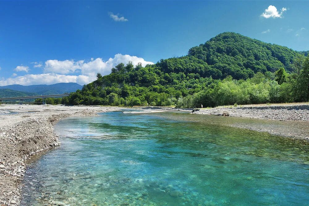 Вода шахе. Кичмай головинка. Поселок головинка река шахе. Река шахе головинка. Долина реки шахе сочи.