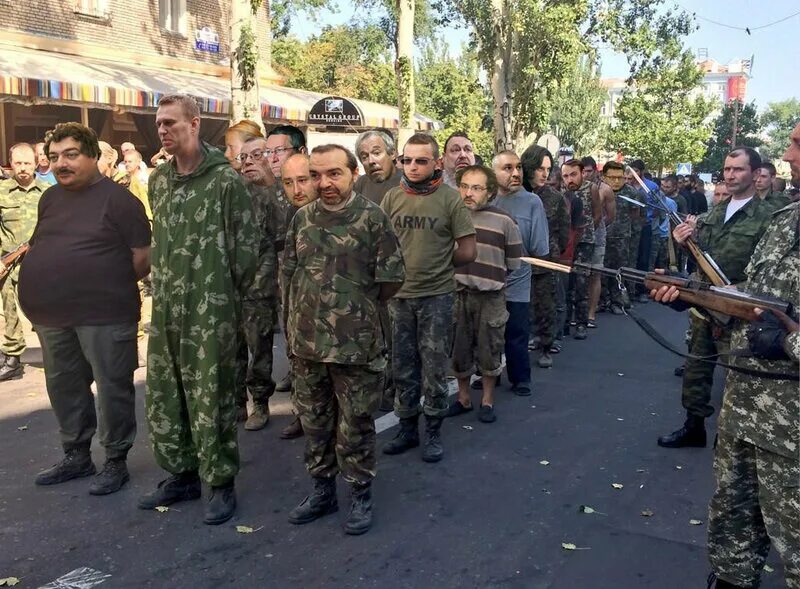 резиденция ахметова днр. батальон оплот ополченцы. террористы донецку. террористы донецку. террористы донецку.