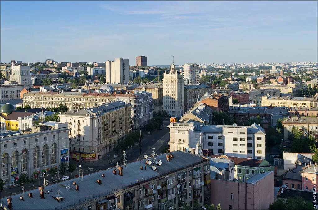 Сколько живет в харькове. Харьков высотки. Виды Харькова фото. Дом со шпилем (Харьков). Харьков виды города фото.