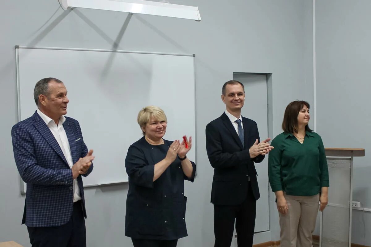 Сайт волжского впт. Волжский политехнический институт Волжский преподаватели. Волжский политехнический техникум директор. Волжский техникум. ЕВРОХИМ колледж Волжский.