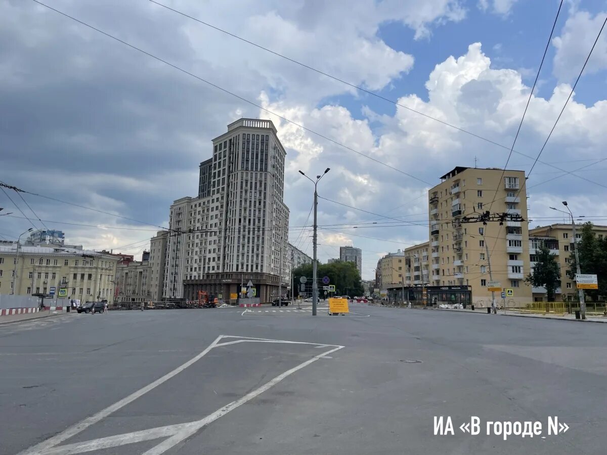 Когда откроют площадь свободы нижний