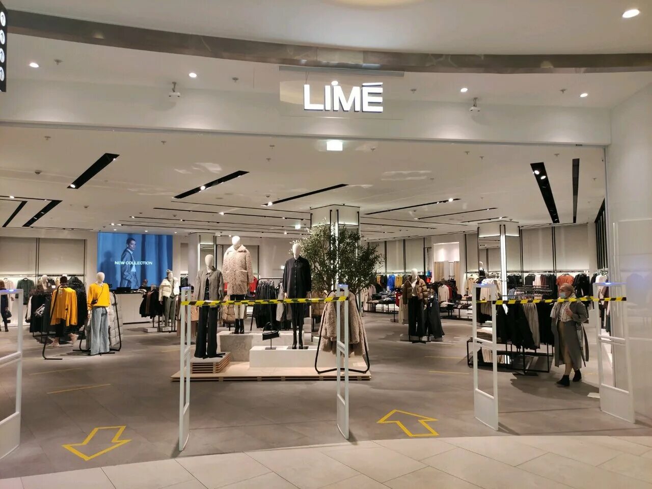 Золотое яблоко ленинградское ш 16а стр 4. ТЦ Авиапарк Lime. Lime Метрополис. Одежда Lime 2023. Лайм магазин Авиапарк.