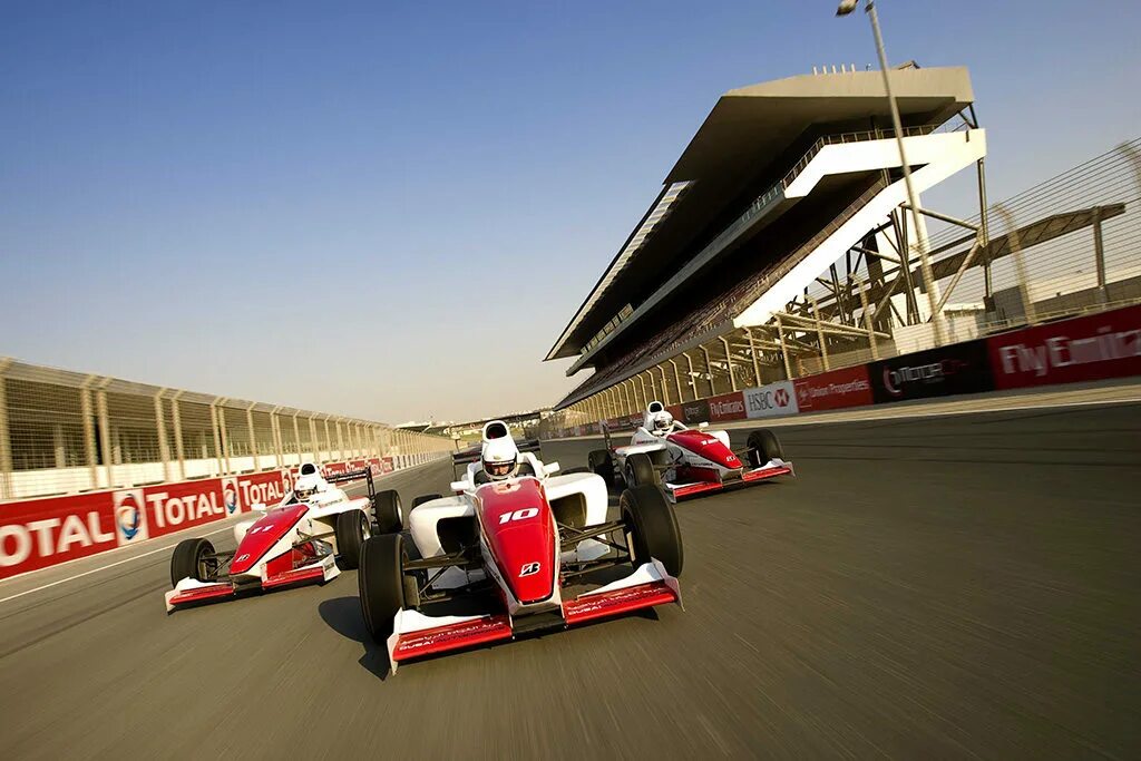 Формула 1 оаэ. Автодром дубай. автодром dubai autodrome. dubai autodrome karting. дубай трасса формула 1.