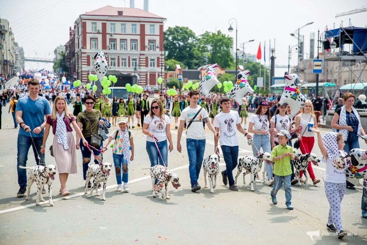 Владивосток отметил день. 2 Июля день города Владивосток. С днем города Владивосток. День города Владивосток 2018. День города Владивосток площадь.