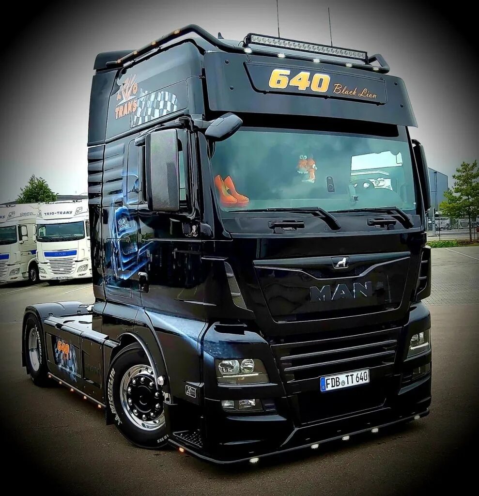 Man tgx 2025. Тюнинговый ман tgx. man tgx 2025 tuning. man tgx черный 2025. ман тгх 640 блэк.