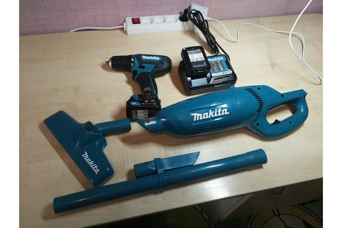 Makita дрель шуруповерт df333dz пылесос cl106fdz. Makita cl106fdz + df333dz. makita аккумуляторный пылесос cl106fdz. пылесос makita cl121dz. набор макита шуруповерт и пылесос.