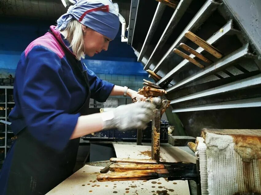 Завод чипсов лейс в кашире. Как делается завод. Как делается завод. Процесс приготовления мороженого. Производство шоколада.