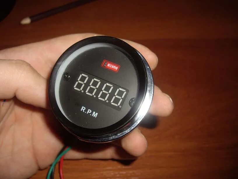 Тахометр в уаз 33 0 3. Тахометр дизельный 12в. Тахометр 12 вольт. Тахометр паз 24в. Тахометр зил 4331.