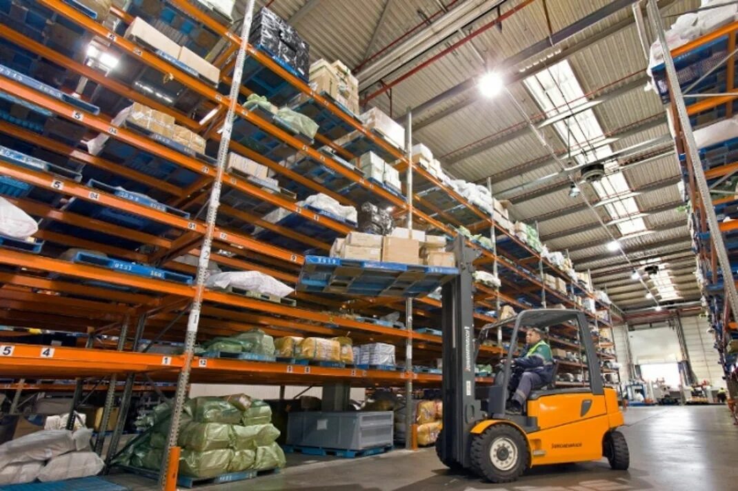 хранение в транспортной компании. складская логистика. складская логистика. хранение грузов на складе. хранение в транспортной компании.
