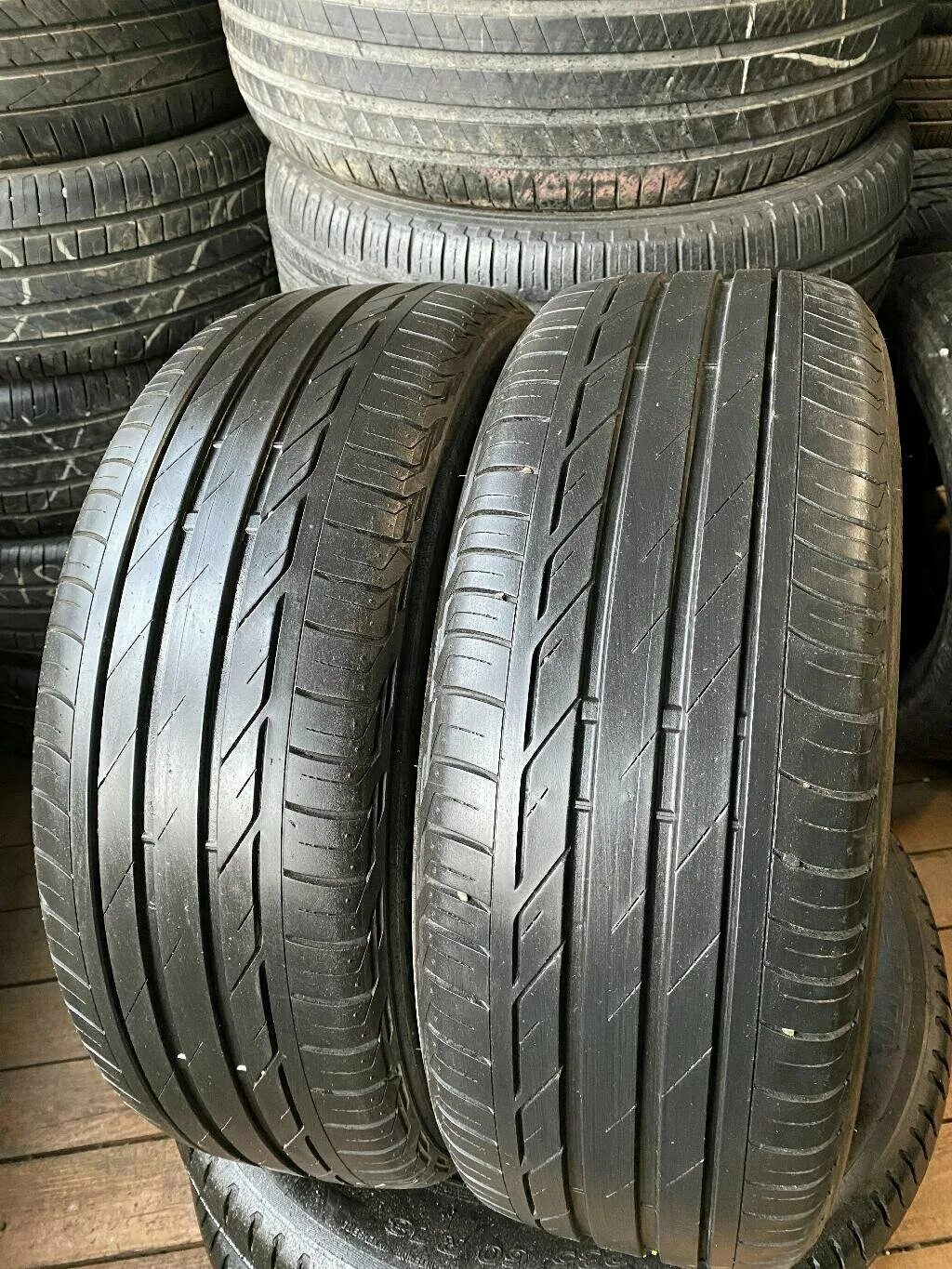 Купить летнюю резину в вологде. Bridgestone Turanza t001. Бриджстоун 225 55 р17. Бриджстоун 205/55/17. Bridgestone t001 205/55.