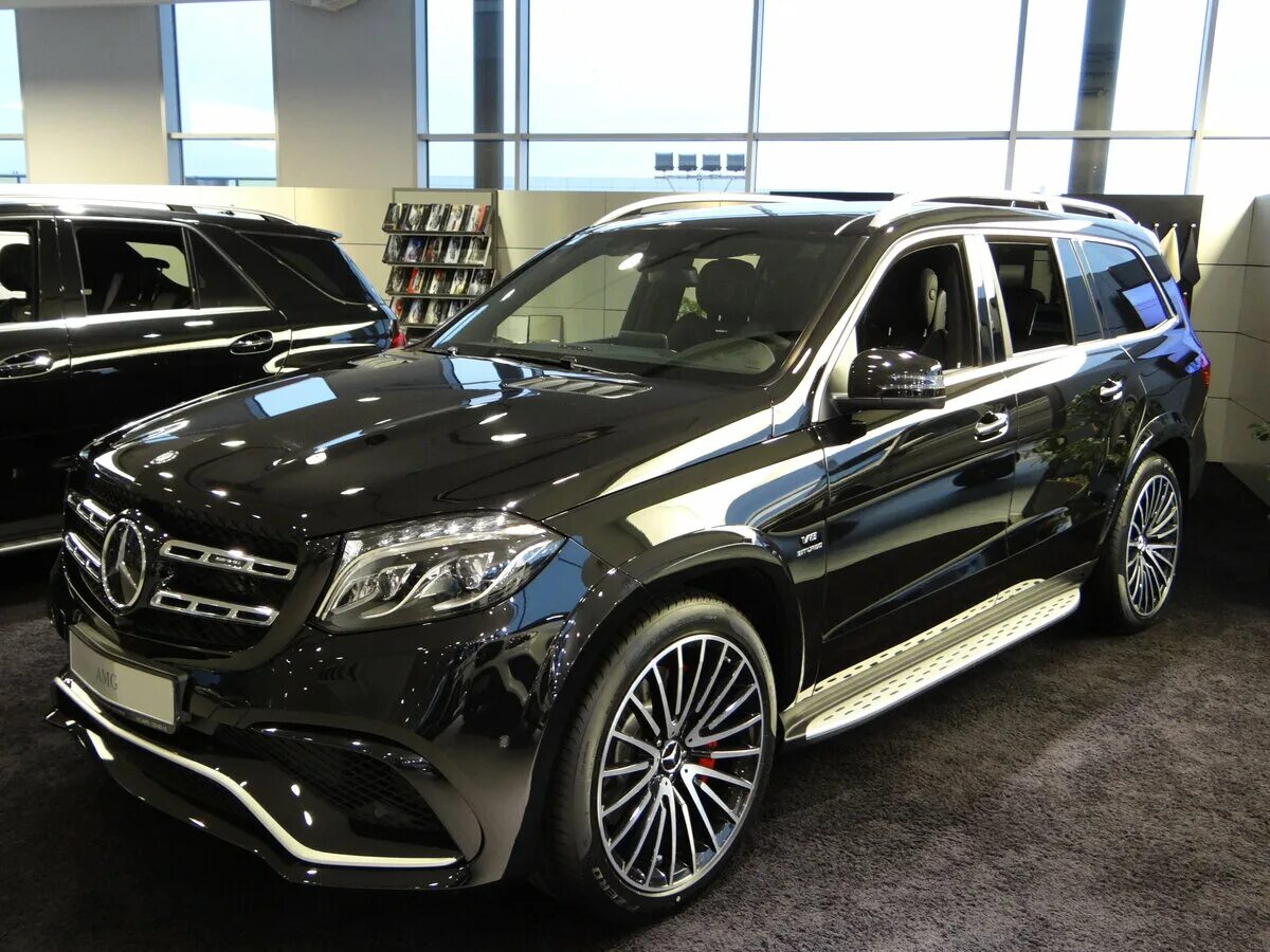 Gls 5. Mercedes Benz GLS class GLS 63 AMG. Мерседес Бенц GLS AMG 63 чёрный. Мерседес ГЛС 2017. Mercedes gl 63 AMG 2020.