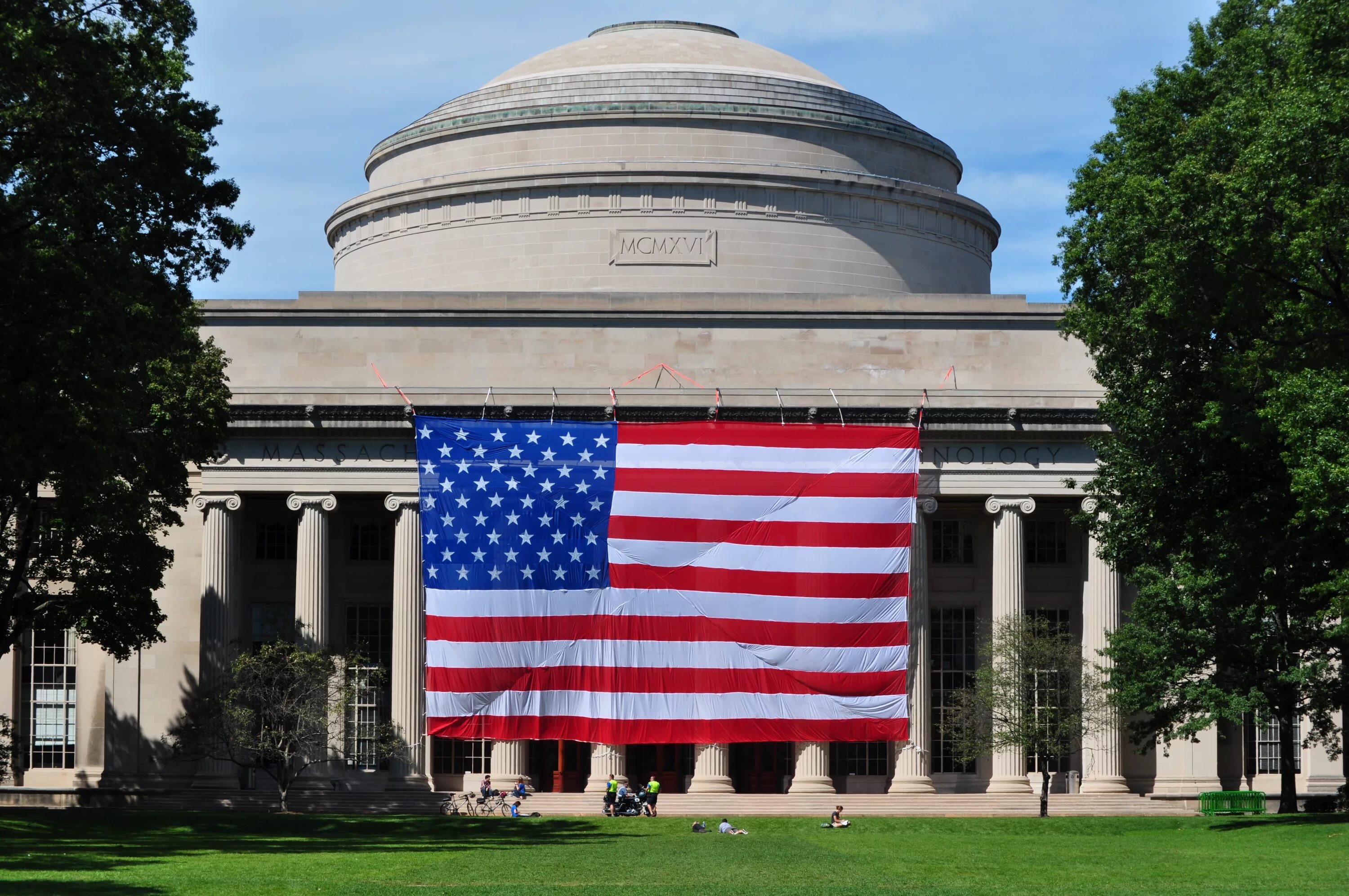 Ma university. Мит институт в сша. Университетский парк массачусетского технологического университета. Массачусетс технологический университет. Ma university.