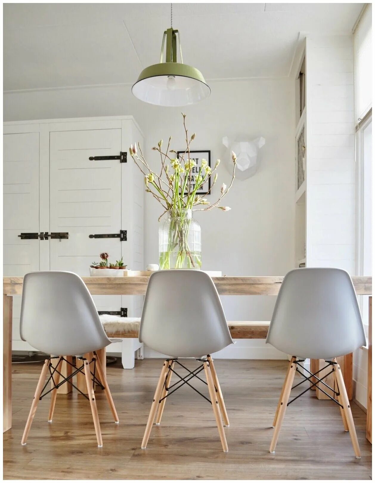 Табурет eames dsw. Дизайнерский стол eames d80. Стул eames со стульями. Кухонный стол эймс-70 white. Стул eames со стульями.