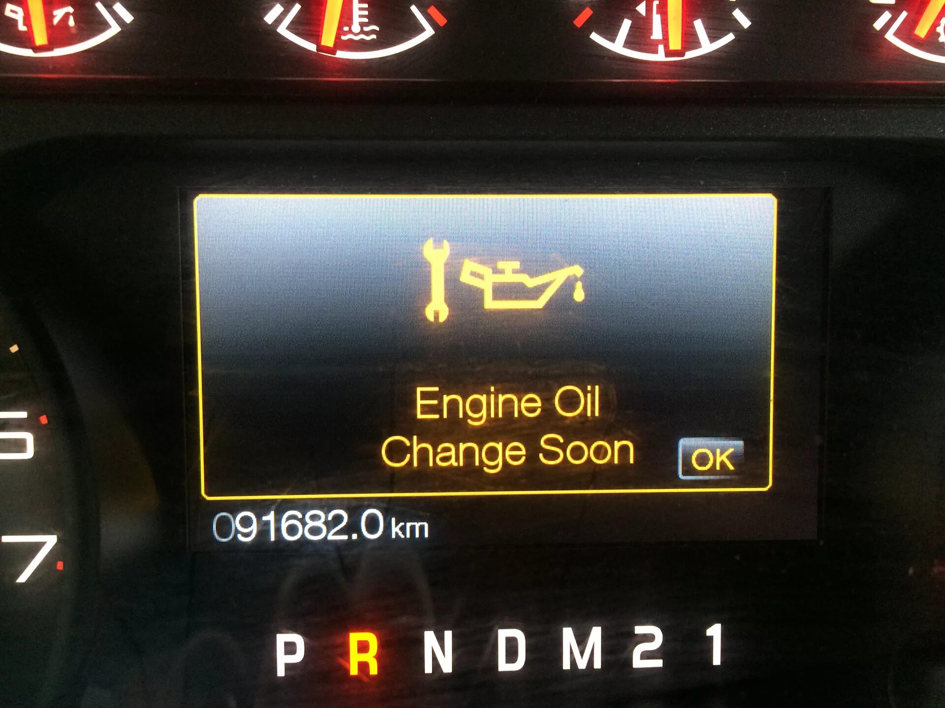 Oil change required jeep. Replace engine oil soon перевод. Change oil soon меган. Что такое change oil soon. Change engine oil soon.