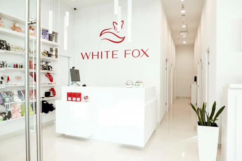 Салон fox. White Fox салон. Салон красоты Fox. Салон красоты белая лиса. White Fox салон интерьер.