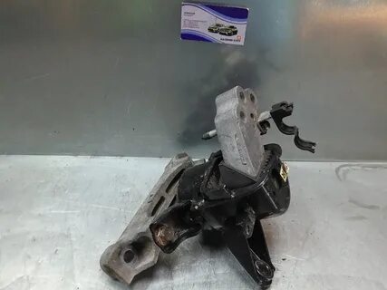 Правая подушка двигателя тойота авенсис