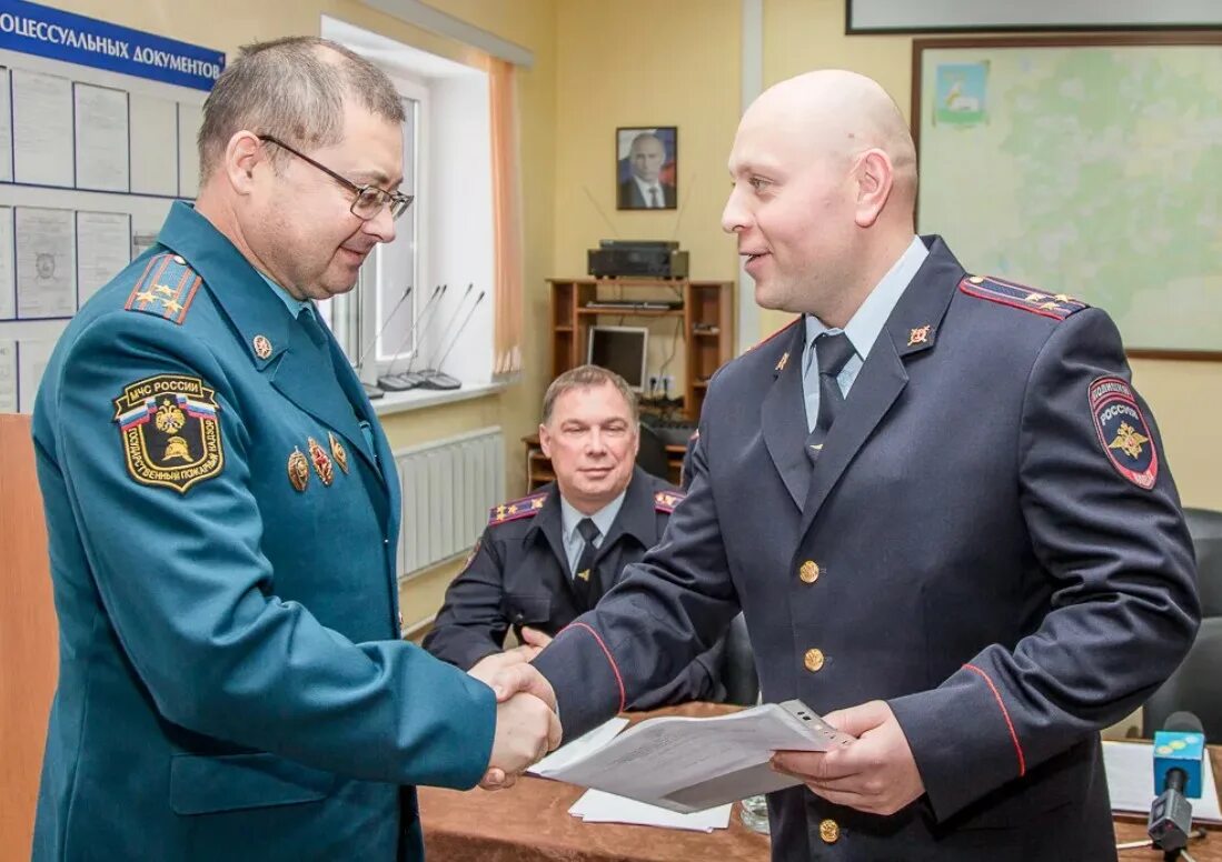 Справочная полиции по городу москвы круглосуточная. Отдел полиции внутри. Ламонов эдуард алексеевич звенигород. Дежурной части мвд. Дежурная часть полиции.