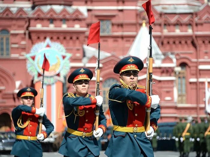 Солдаты на параде. Парад на красной площади. Российские солдаты на красной площади. Солдаты на параде Победы. Когда начинается парад