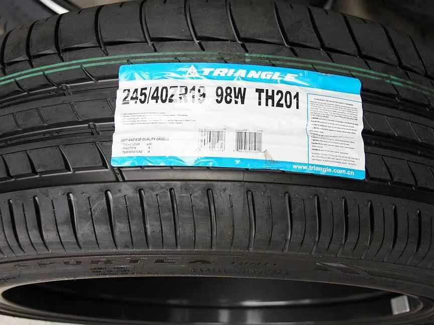 Шины triangle 40. Triangle th201 245/40 r19. triangle sports th201, 245/40 r19. 245/40/19 triangle th201. triangle th201 275/40 r19.