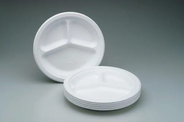 Plastic plates. Disposable products. disposable plates. disposable 8000. disposable market.