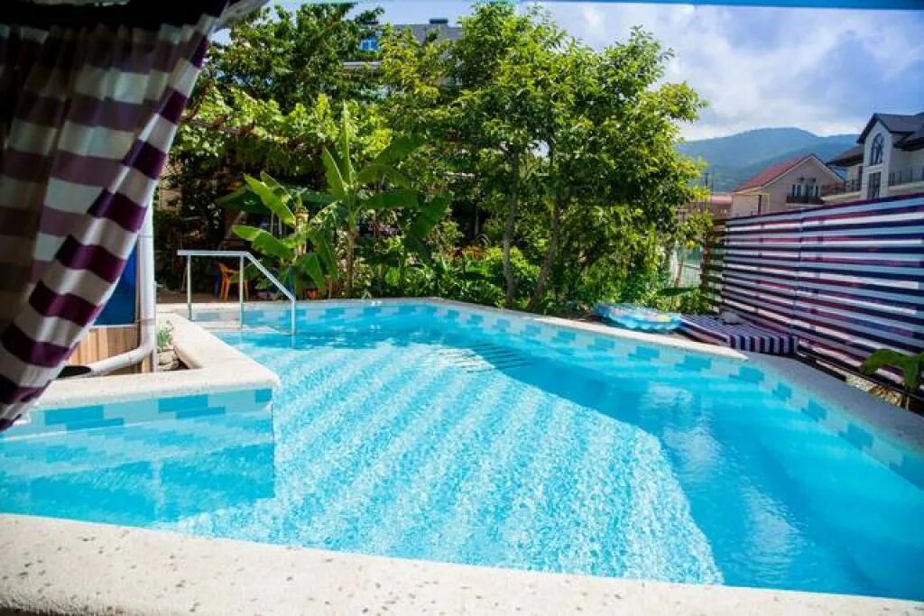 Сочи лазаревское гостиница шато жюли. Сочинское шоссе 28 лазаревское. Лазаревское пер аэродромный 3 версаль. Гостевой дом континент лазаревское. Гостевой дом сорренто в лазаревском.