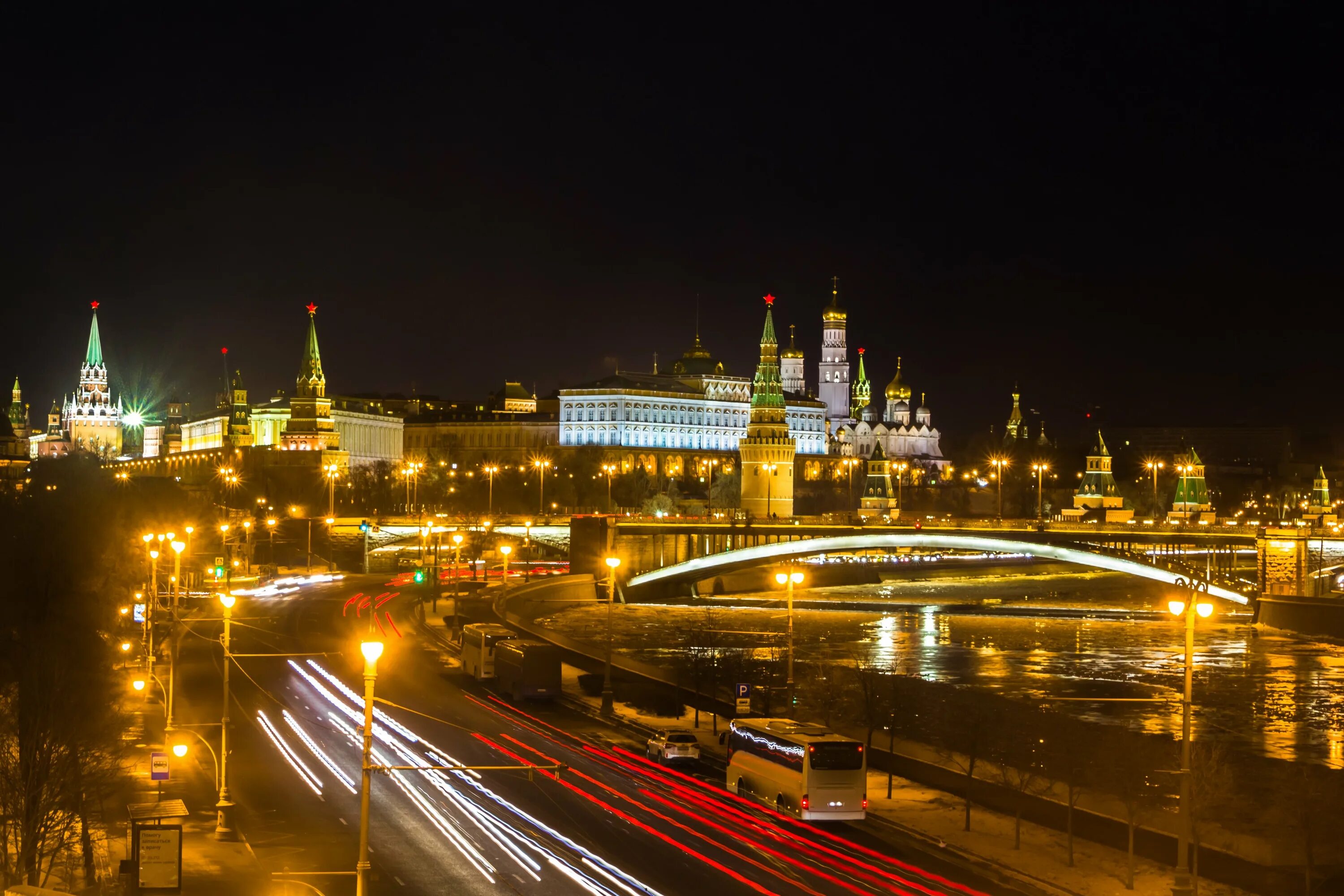 Качественно фото москвы. Москва. Вид на Кремль ночью с Москва Сити. Ночной Кремль Москва. Москва 4л.