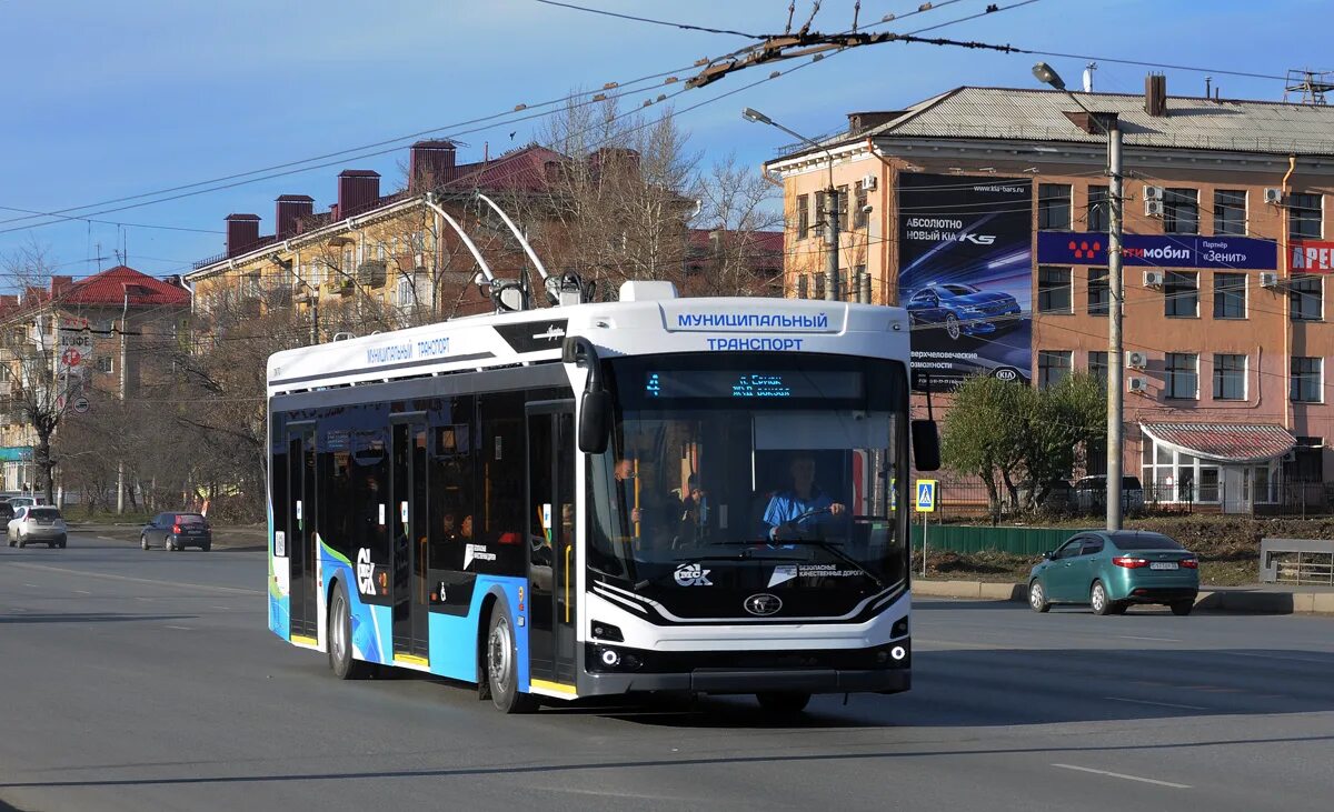Автобусный транспорт фотогалерея омск. Мега транспорт. Омс транспортная карта. Аксм-101 троллейбус. Электронная транспортная карта омск.