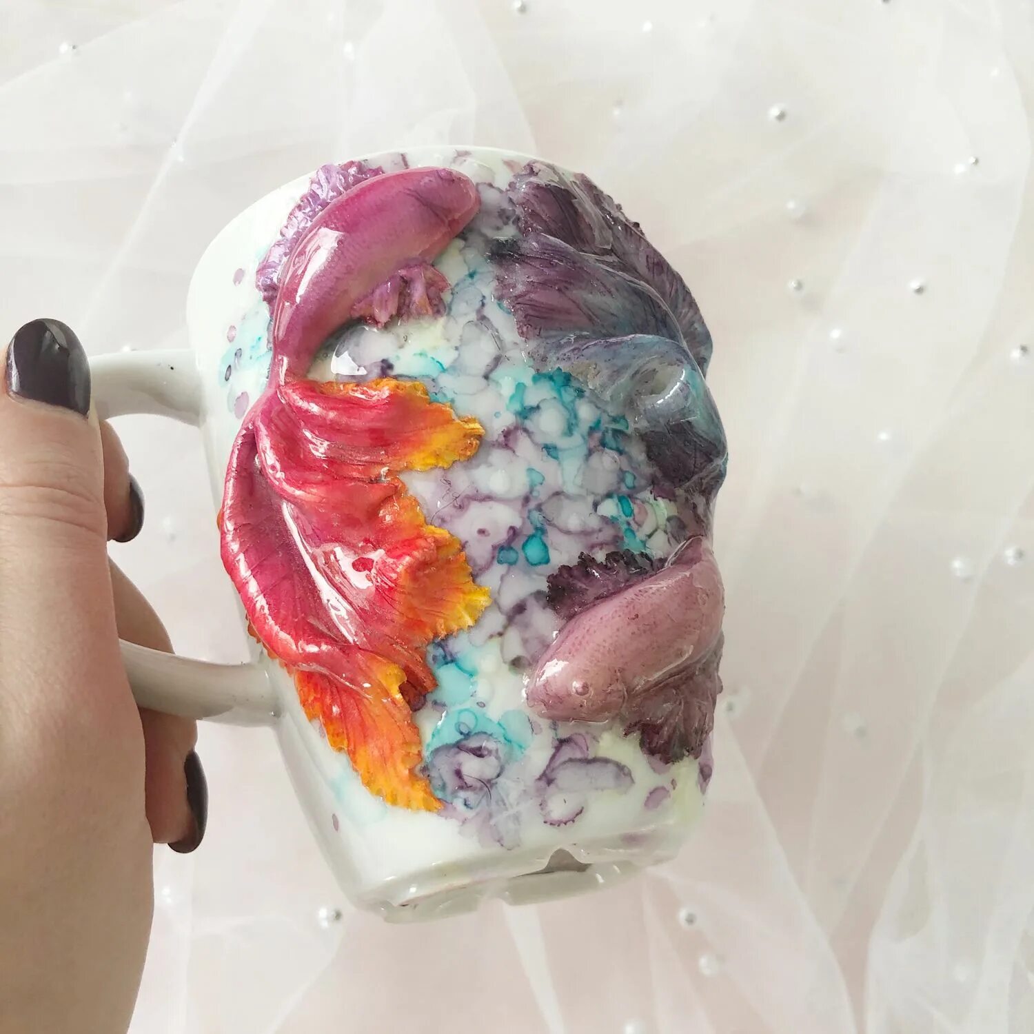 Лепка из полимерной глины процесс. Полимерная глина для запекания. Покрывать ли полимерную глину. Тарелочки из полимерной глины. Краска для полимерной глины.