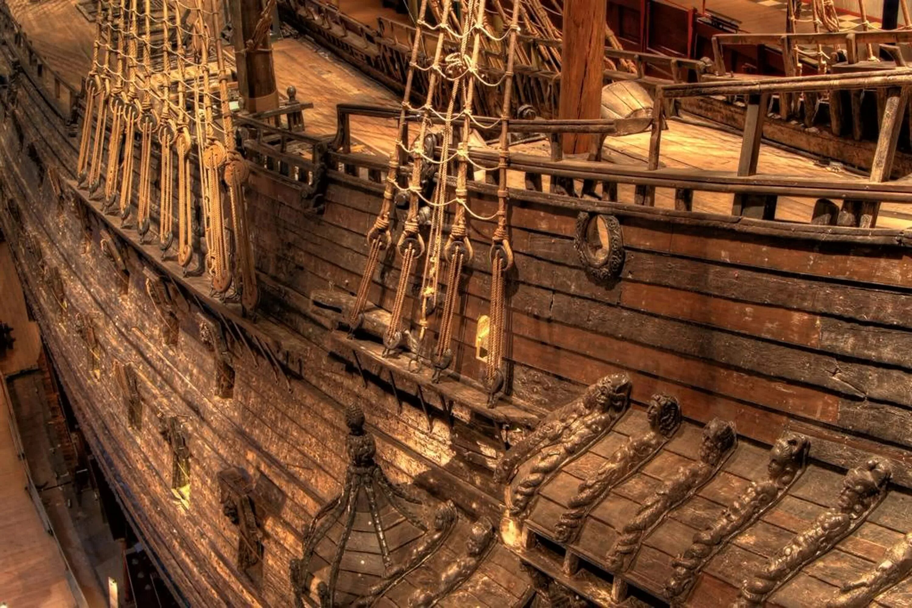 История старого корабля. Палуба корабля 17 века. галеон vasa. корабль 17 век палуба. палуба старинного корабля.