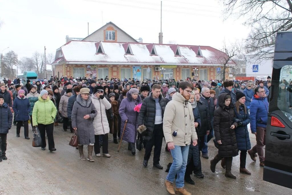 Клинцы новости происшествия сегодня брянской. Похороны в Клинцах Дмитрия Литвякова. Похороны в Клинцах. Похороны Дмитрия Литвякова. Новости Клинцы.