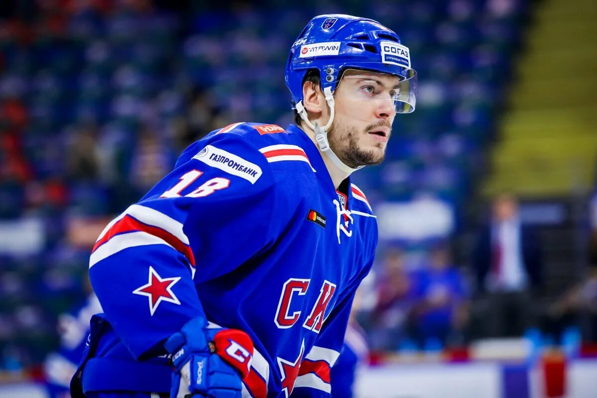 Дергачев авангард. Ак барс авангард вывеска. Дергачев хоккеист авангард. Дергачев хоккеист. Дергачев хоккеист авангард.