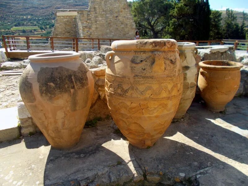 Что такое пифосы. Что такое пифосы. Сосуды древней греции пифос, амфора. Пифос и амфора. Глиняный пифос.