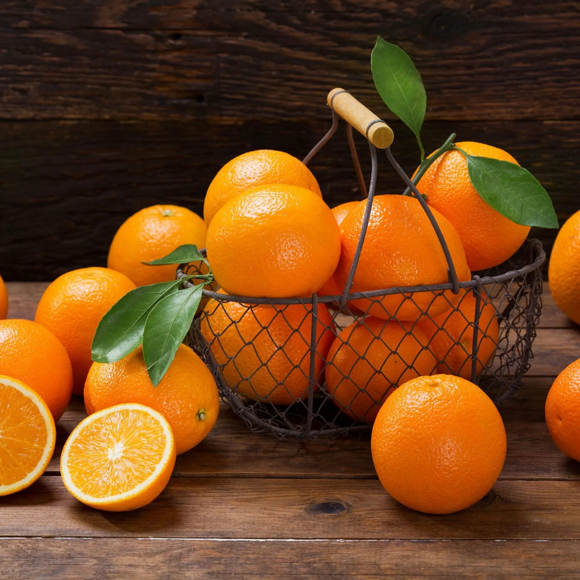 Почему мандарин оранжевый. Апельсин navel. Вкусный апельсин. Картинки на рабочий стол апельсины. Апельсины на столе.