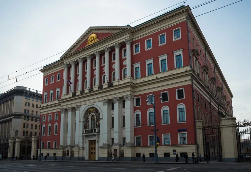 Переместить здание. Дом моссовета на тверской. здание моссовета на тверской улице. здание моссовета на тверской. передвижение. здание мэрии москвы тверская улица.