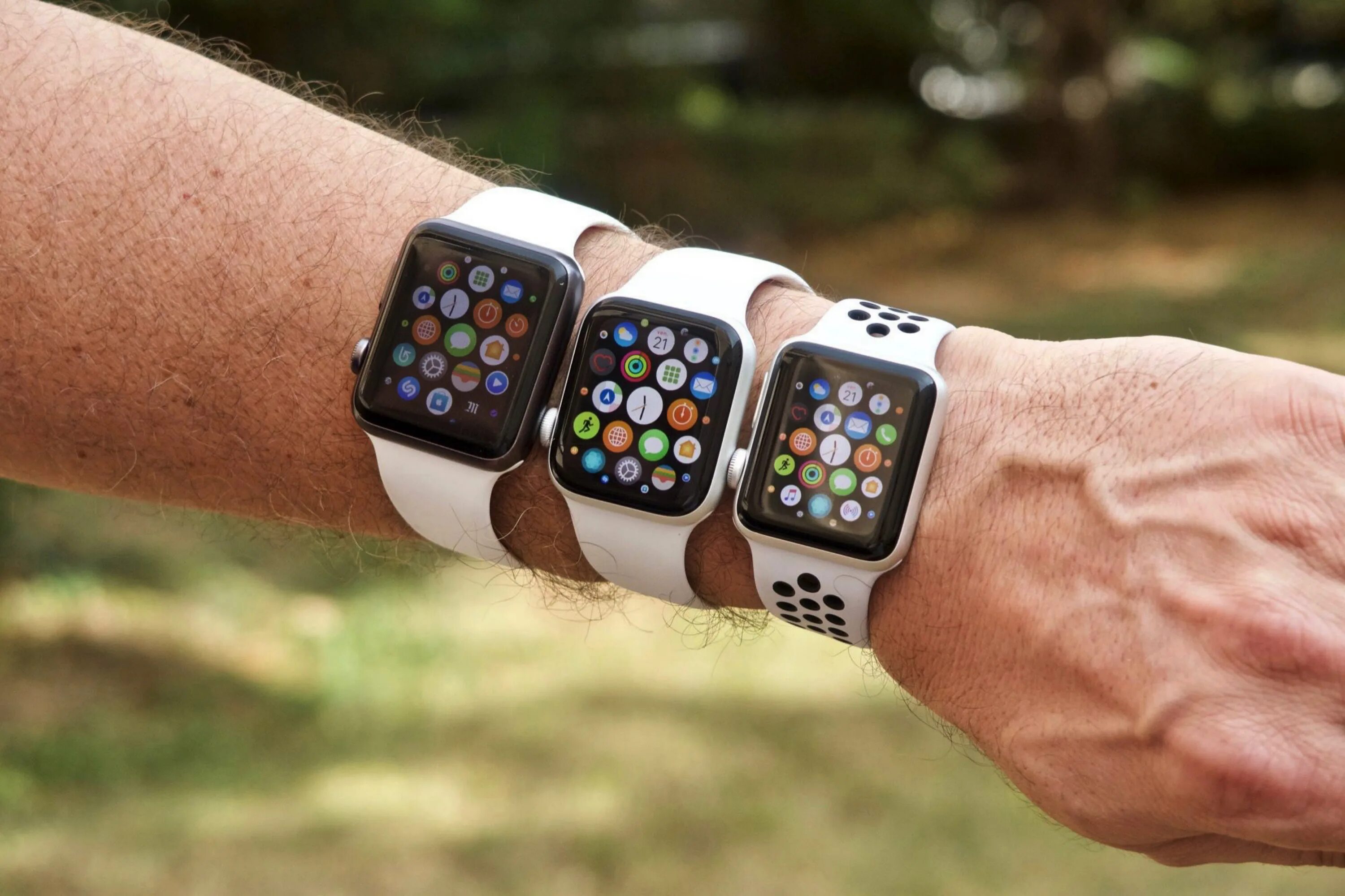 Часы эпл вотч 7. Эппл вотч se 40мм. Эпл вотч 7 44мм. Эппл вотч 42 мм. Apple watch se 2023 сравнение