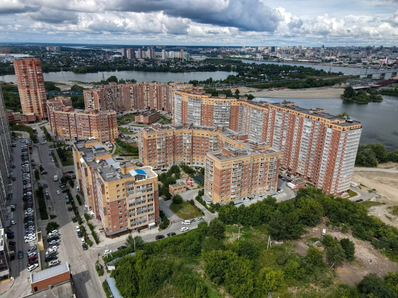 Стартовая 1 Новосибирск. Новосибирск ул стартовая 1 Радужный Каскад. ЖК Радужный Каскад Новосибирск. Стартовая 1 ЖК Радужный Каскад. Улица стартовая 1 новосибирск