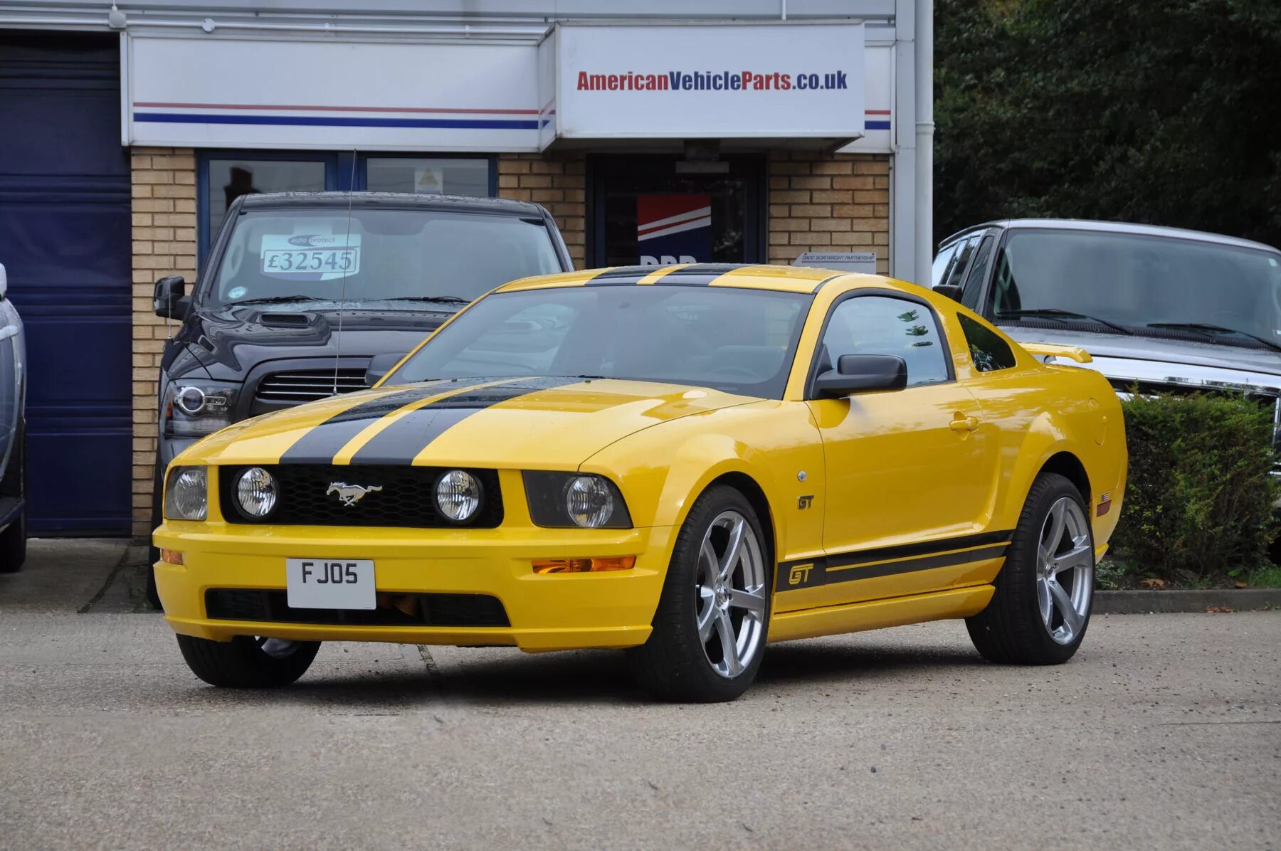 Форд мустанг бу. Форд Мустанг 2005. Ford Mustang 2005. Форд Мустанг ГТ 2005. Форд Мустанг 5 поколения.