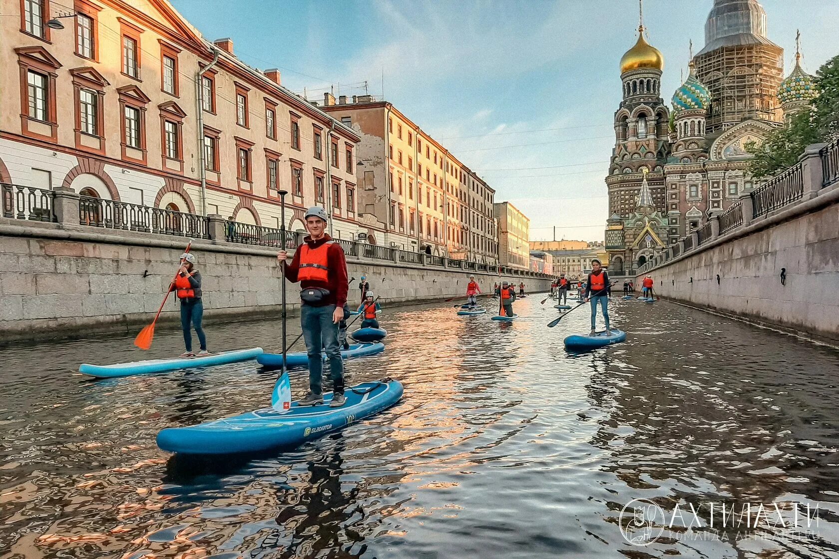 Ездила в питер. САП борд СПБ прогулки. Sup прогулка Санкт-Петербург. САП серфинг по каналам в Санкт-Петербурге.