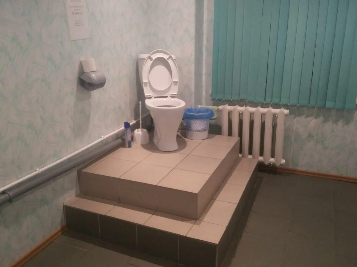 Раковина agape bjhon 1. Agape bjhon washbasin. Подиум для унитаза. Унитаз-компакт keramin альбано. Туалет на пьедестале.