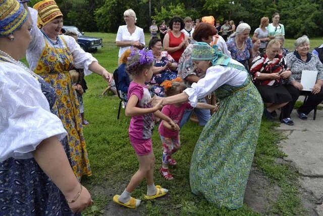 Погода в паново крутинский район. Проект день села. Деревня Чумановка Крутинский район. Оглухинский ДК. Деревня Пушкино Крутинского района.