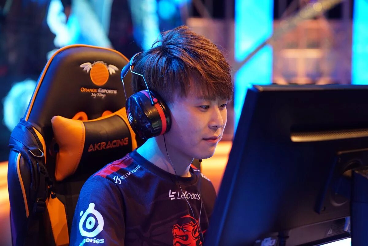 Киберспорт. Tyloo кс го. Киберспортивные соревнования. Киберспорт андроид. Киберспорт презентация.