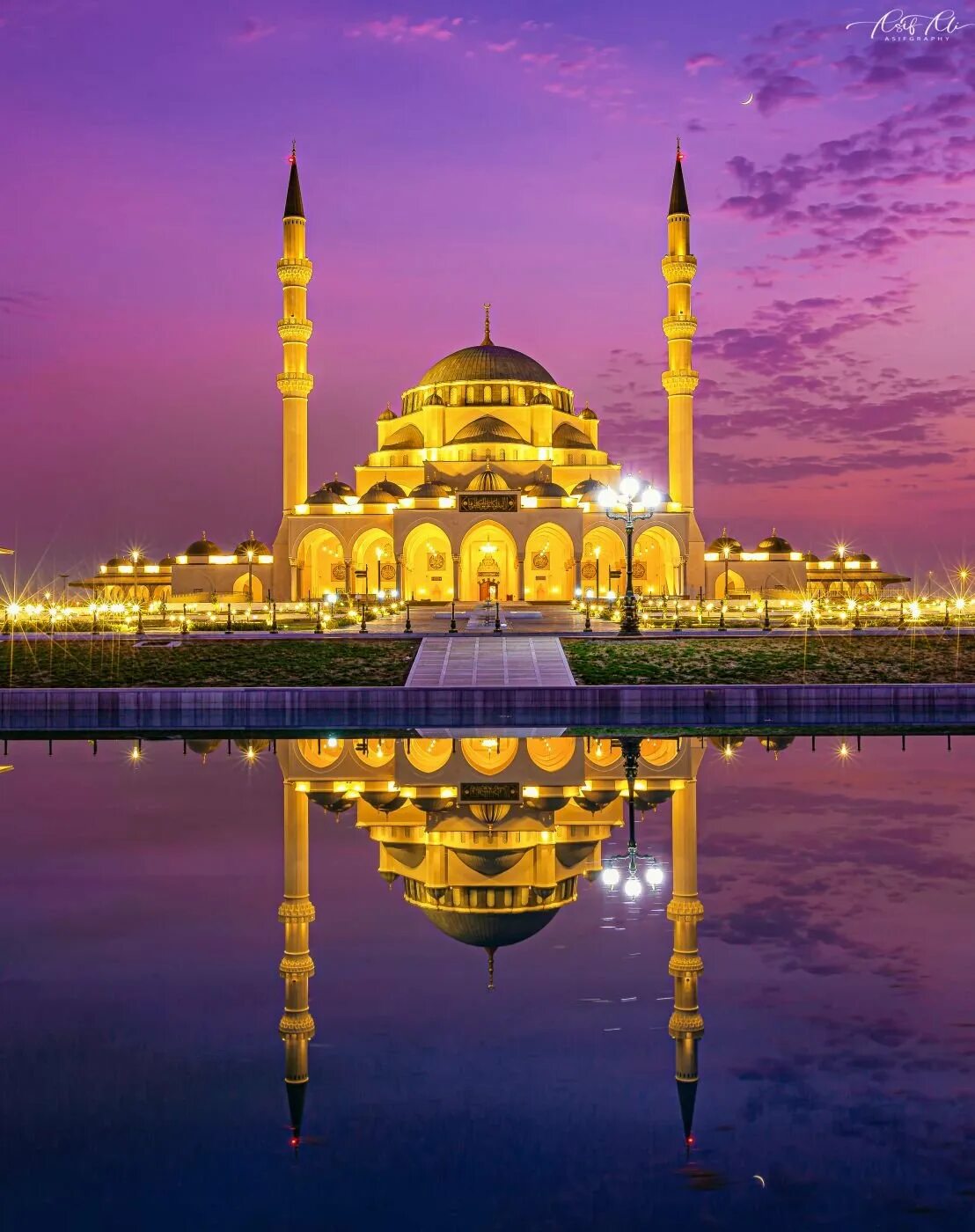 Красивая мечеть. Мечеть шейха зайда абу-даби. Мечеть сердце дубай. Белая мечеть в абу-даби. Мечеть абу даби ночью.