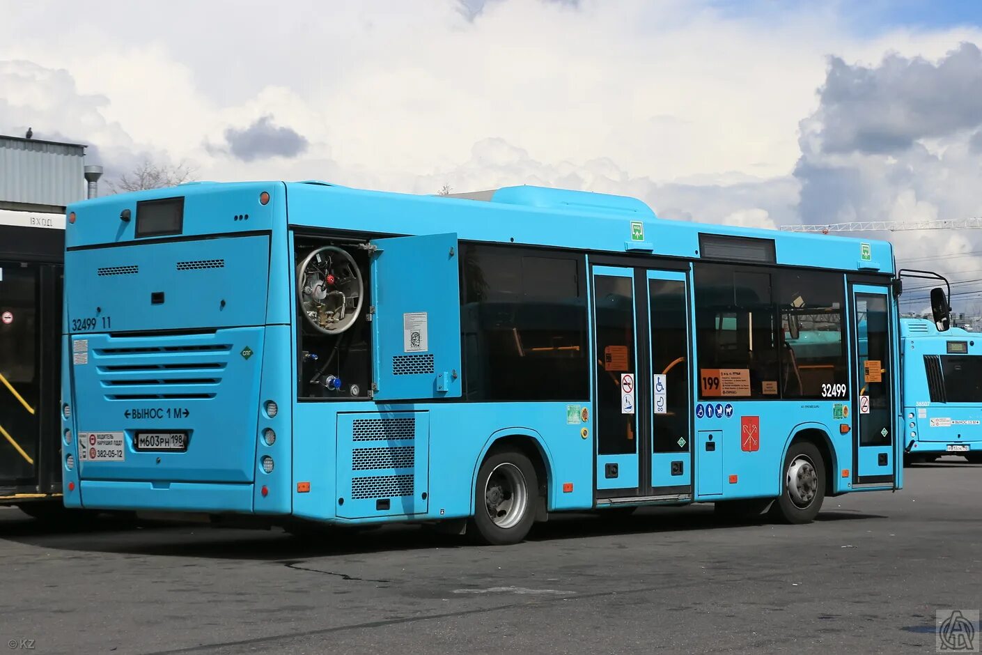 Автобус 249 спб. Маз 206 перекраски. маз-206 автобус. маз 206 автобус зилоныи. автобус маз спб.
