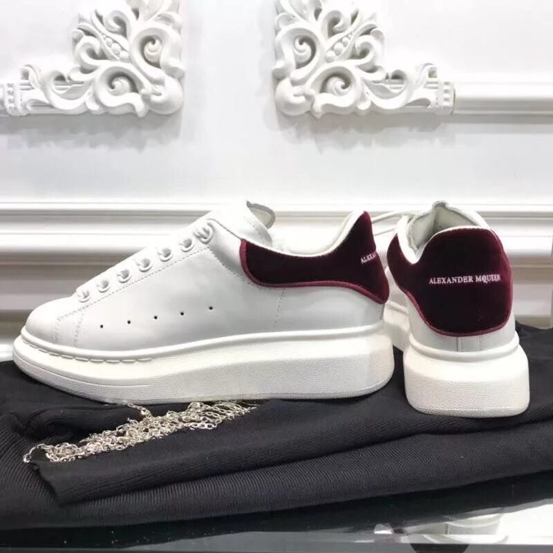 Маквин обувь. Alexander MCQUEEN обувь. MCQUEEN Sneakers. Alexander MCQUEEN Dior кеды.