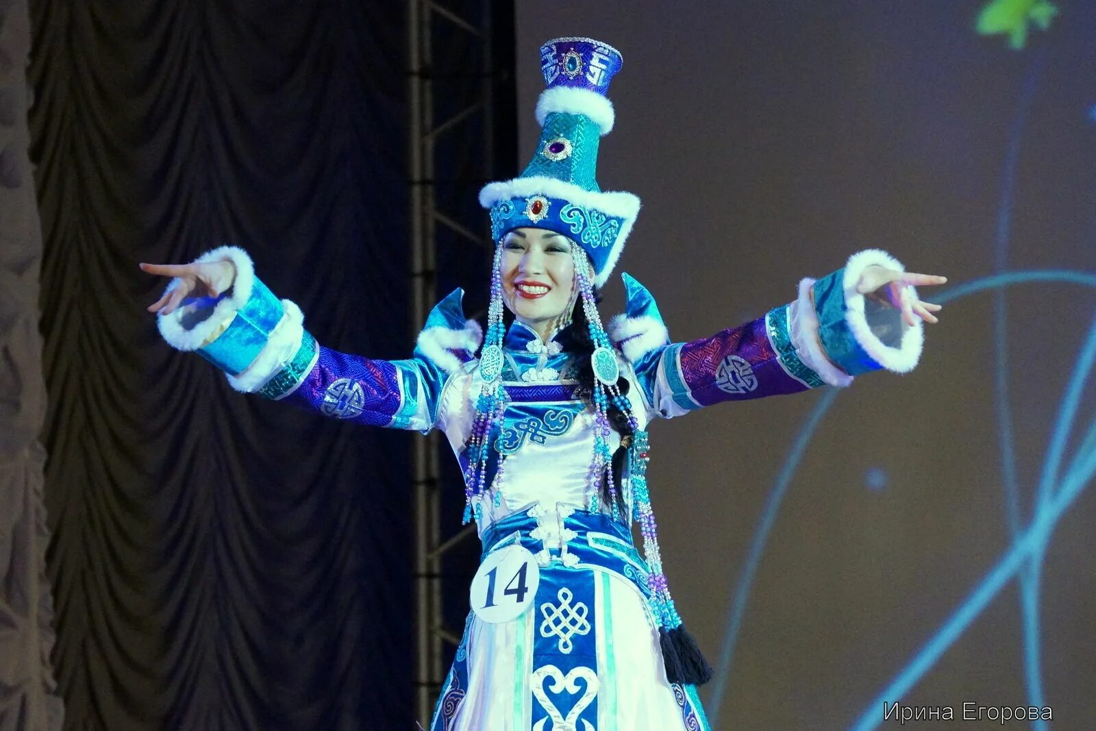 Таныштырылга дангына состери чараш. Тыва хеп эдегей. Таныштырылга дангына состери чараш. Вечерние платья дангына. Мисс авангард тыва.