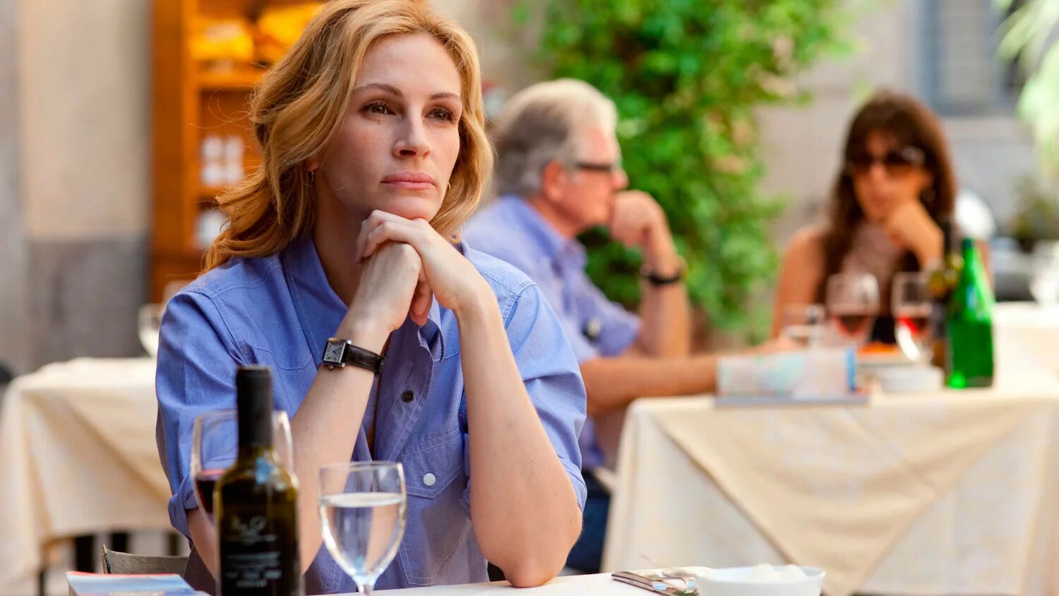 ешь, молись, люби (2010). кадр из фильма ешь молись лю. джулия робертс ешь молись люби. джулия робертс ешь молись люби. джулия робертс ешь молись люби.