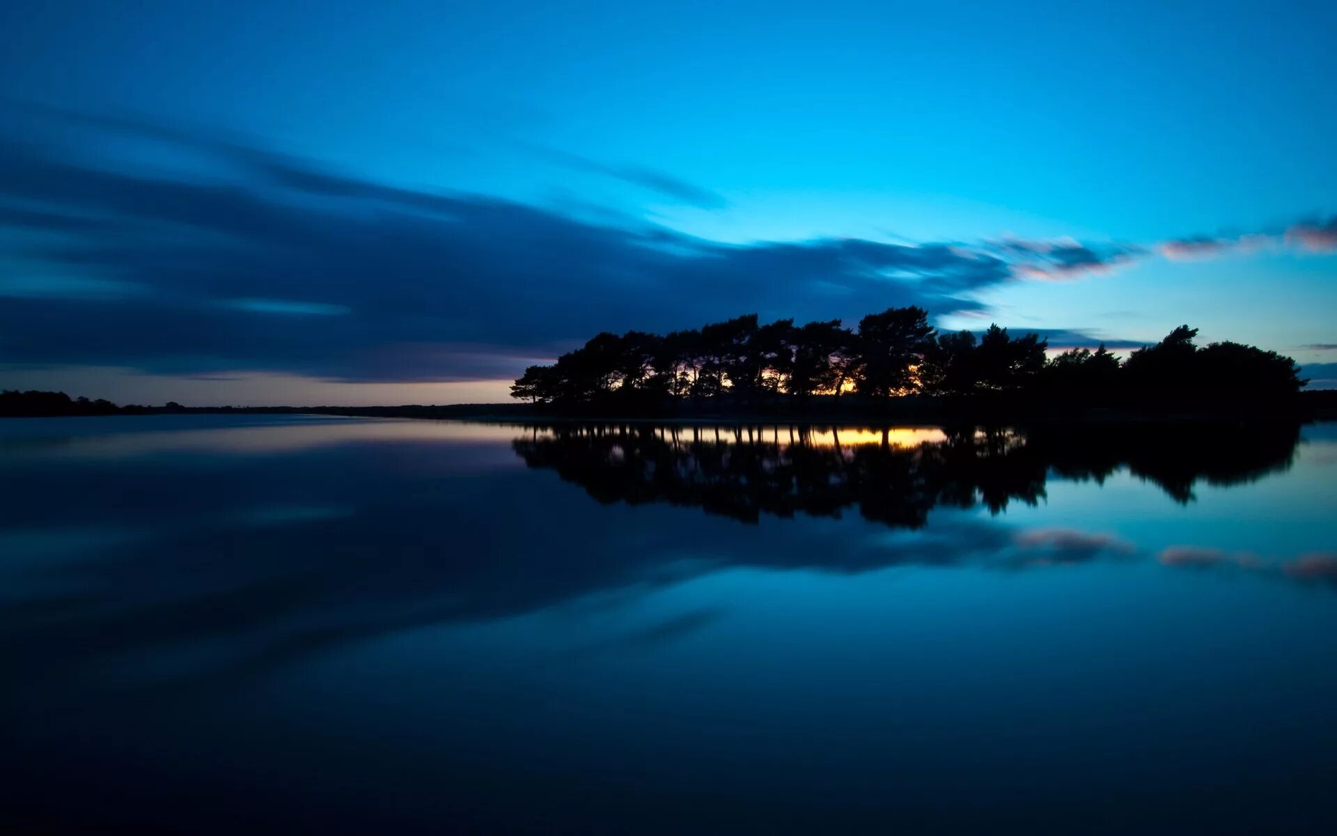 Night lake. Озеро ночью. Красивые ночные пейзажи. Река ночью. Водная гладь ночью.