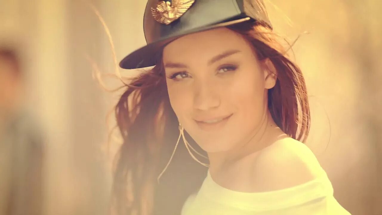 Дайнеко дыши. Виктория дайнеко дыши клип. Виктория дайнеко 2013 дыши. Виктория клип. Виктория дайнеко дыши.